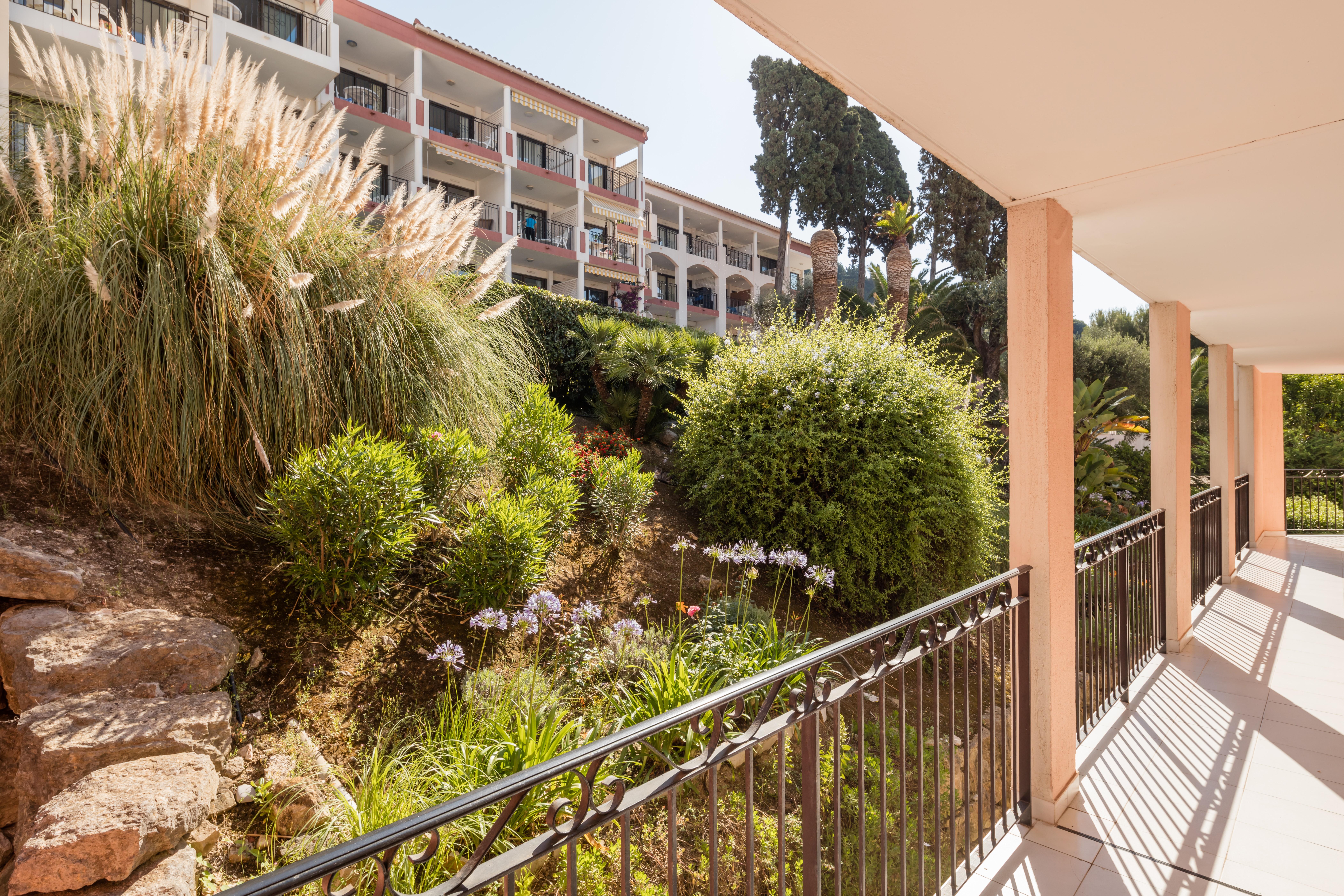 Residence Pierre & Vacances L'Ange Gardien วีลล์ฟรองซ์-ซูร์-แมร์ ภายนอก รูปภาพ