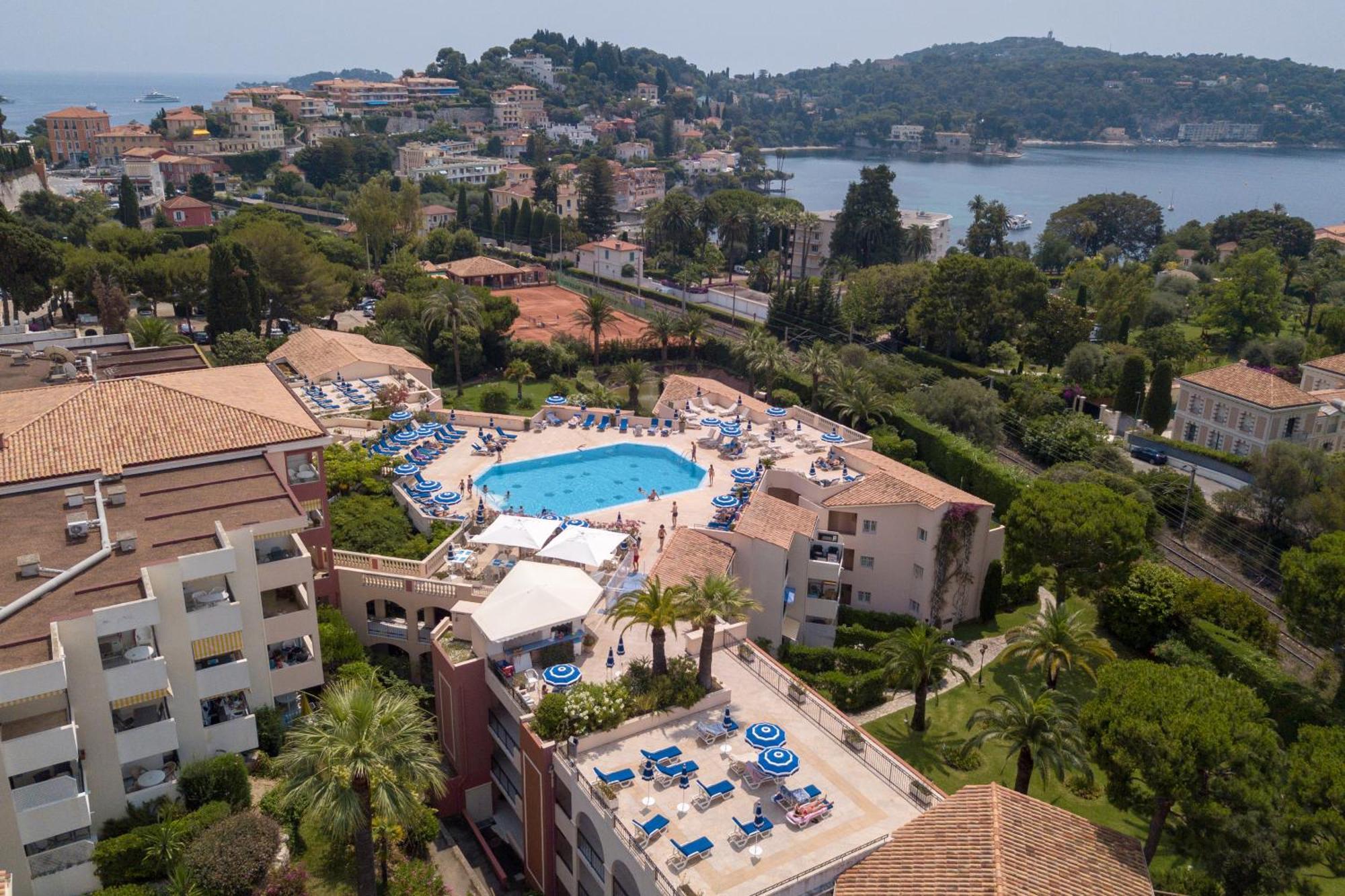 Residence Pierre & Vacances L'Ange Gardien วีลล์ฟรองซ์-ซูร์-แมร์ ภายนอก รูปภาพ