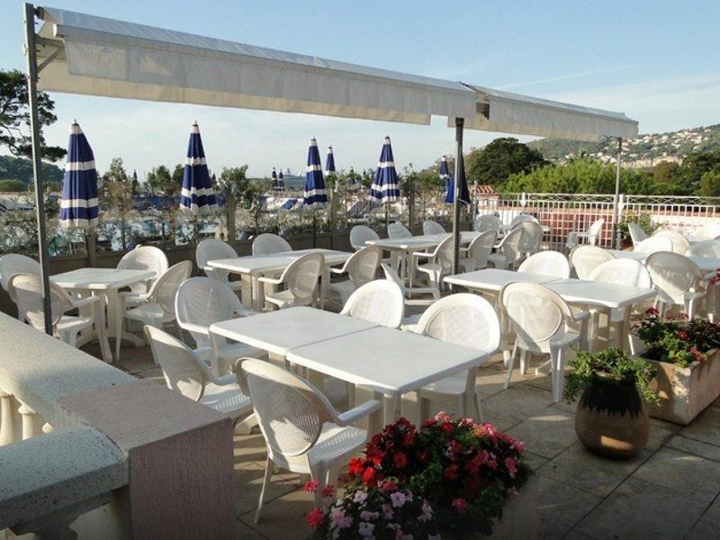 Residence Pierre & Vacances L'Ange Gardien วีลล์ฟรองซ์-ซูร์-แมร์ ภายนอก รูปภาพ