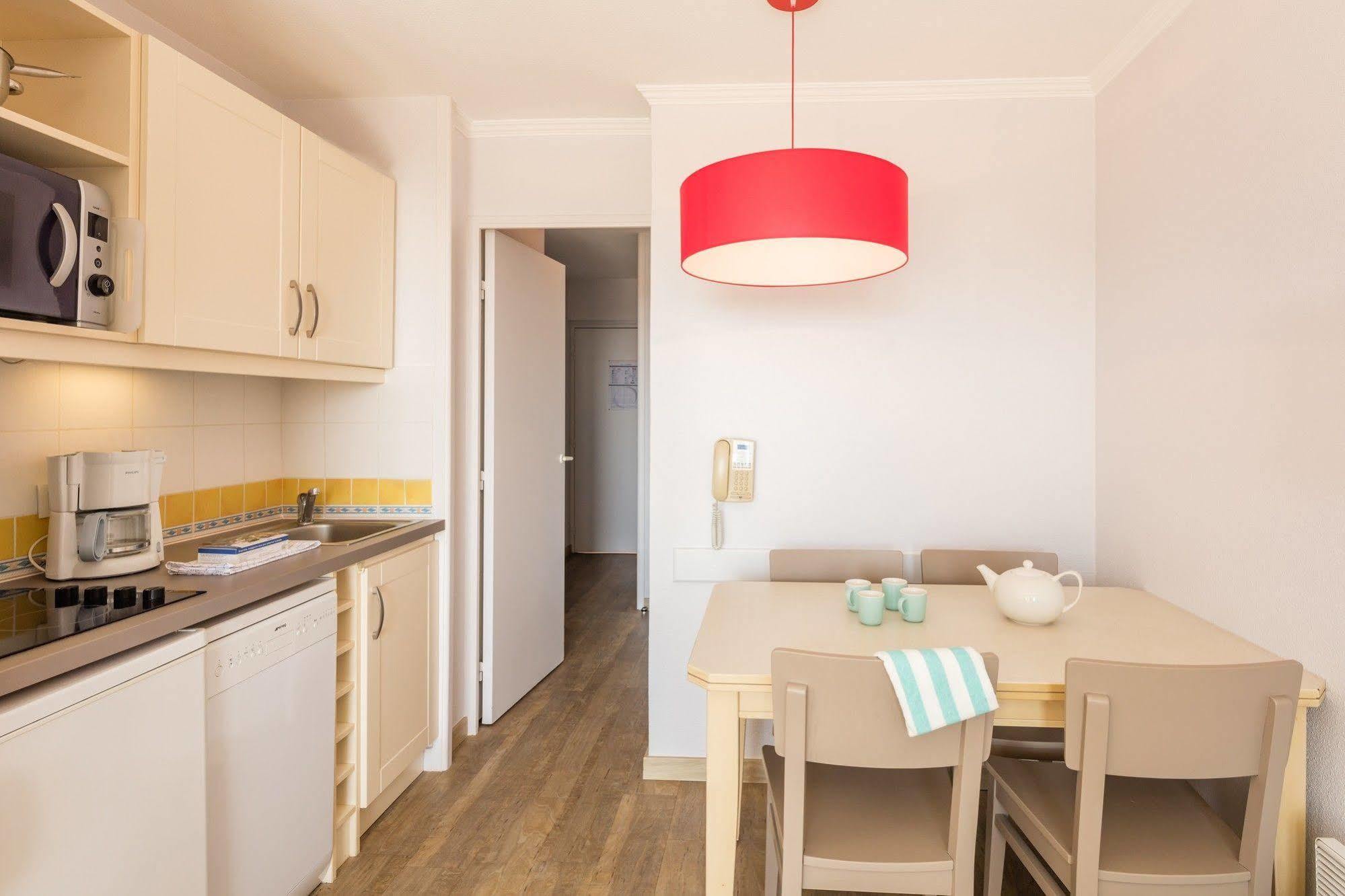Residence Pierre & Vacances L'Ange Gardien วีลล์ฟรองซ์-ซูร์-แมร์ ภายนอก รูปภาพ